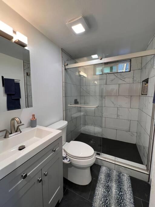 Villa Fully Remodeled 1-bedroom House With Massive Yard *