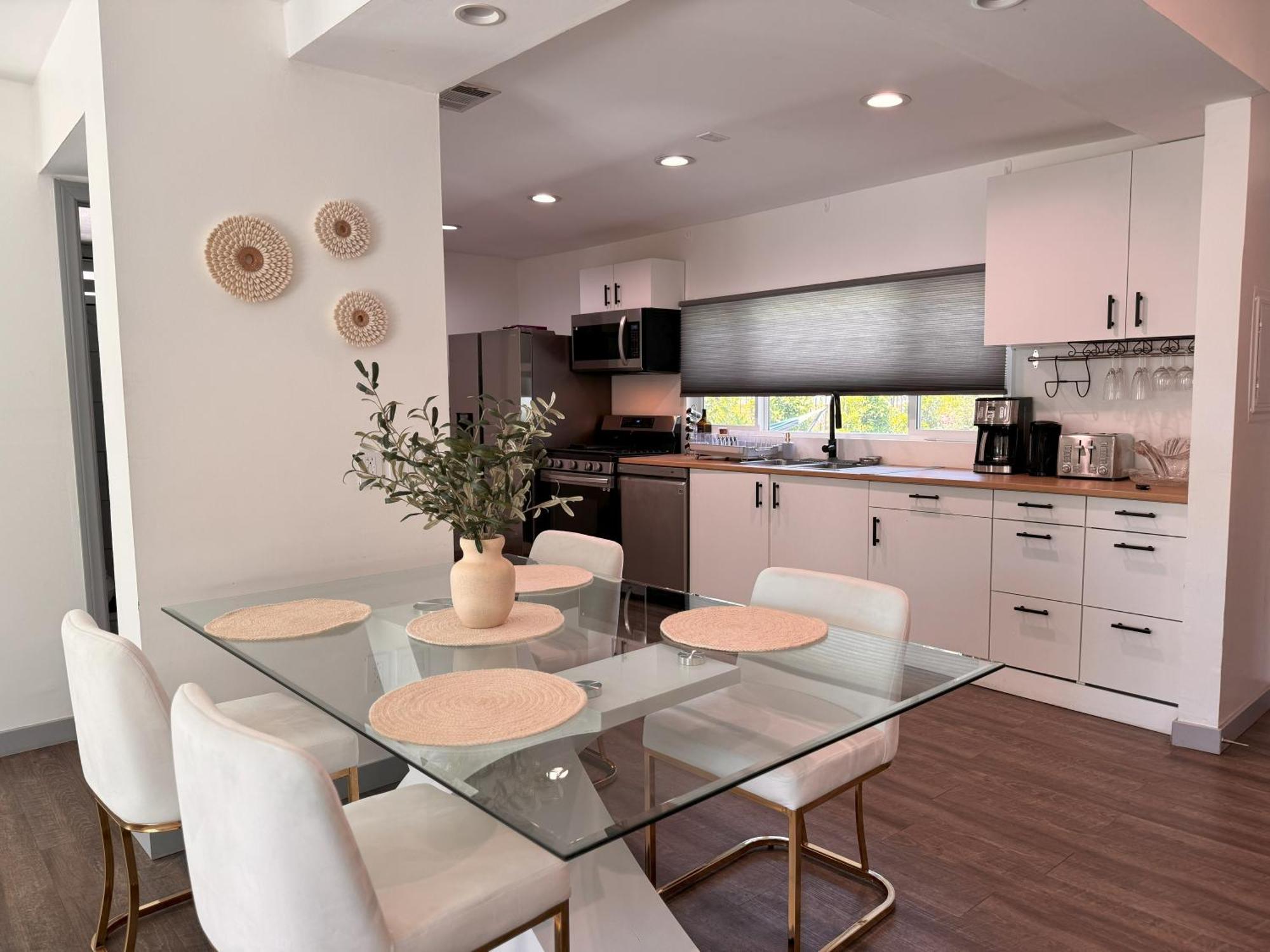 Fully Remodeled 1-bedroom House With Massive Yard *